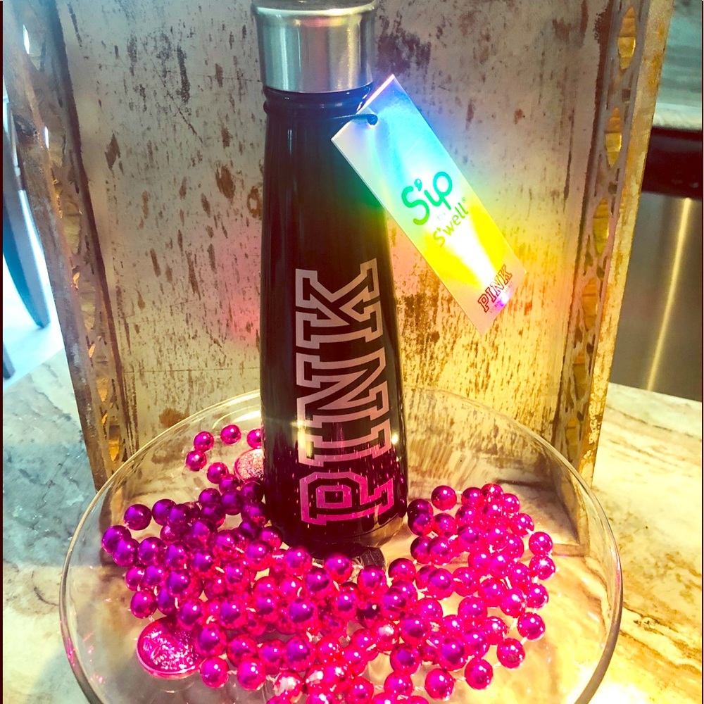 Pink Victoria’s Secret water bottle 💗🖤NEW
